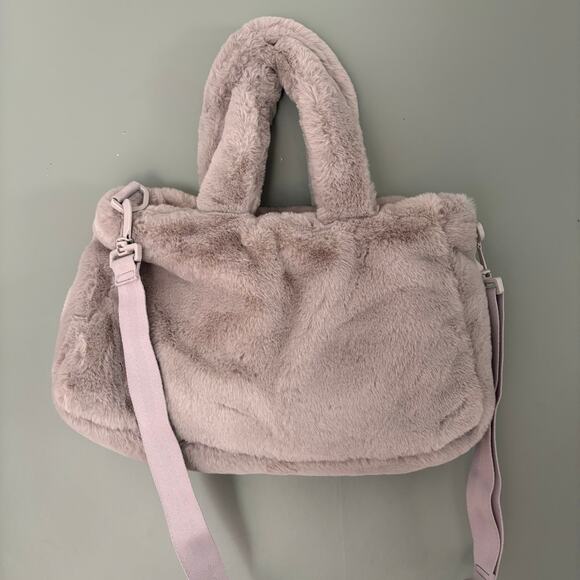Nike Faux Fur Tote Bag - Picture 4 of 6